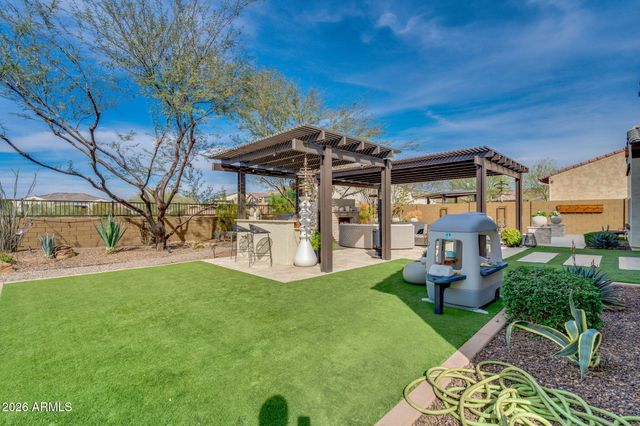 2948 E CREST Lane, Phoenix, AZ 85050