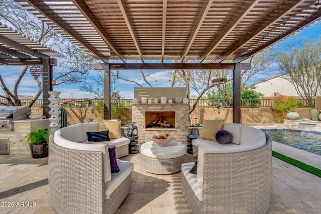 2948 E CREST Lane, Phoenix, AZ 85050