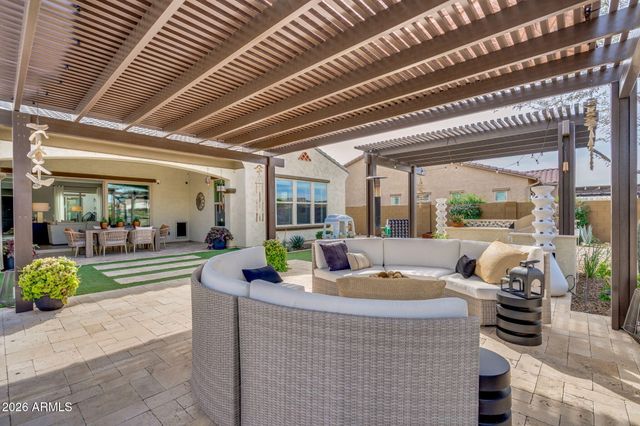 2948 E CREST Lane, Phoenix, AZ 85050