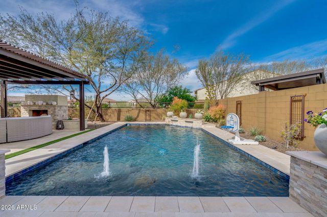 2948 E CREST Lane, Phoenix, AZ 85050