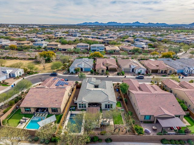2948 E CREST Lane, Phoenix, AZ 85050
