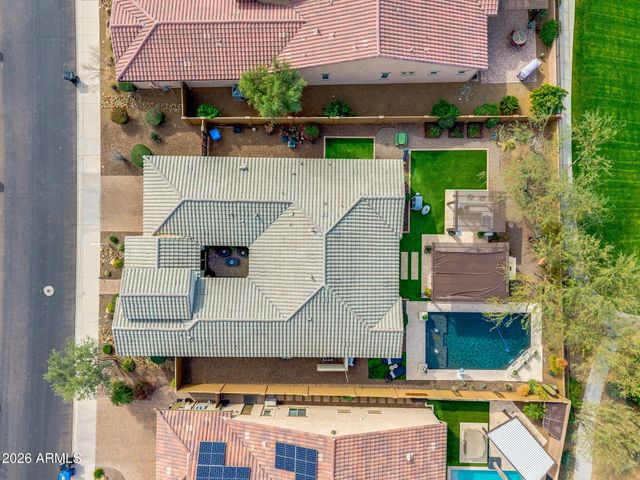 2948 E CREST Lane, Phoenix, AZ 85050