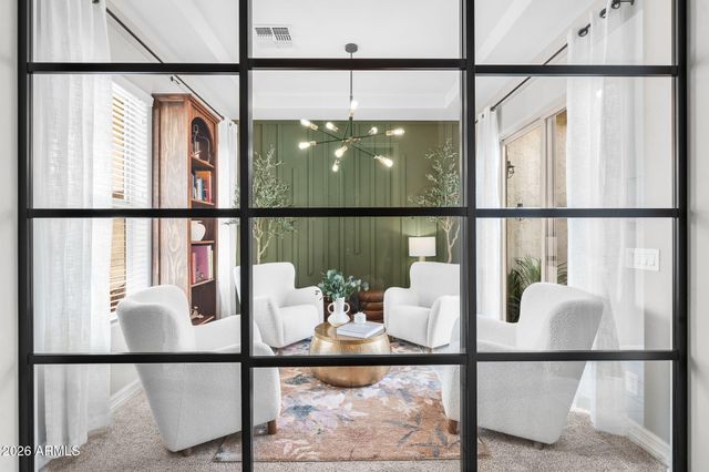 2948 E CREST Lane, Phoenix, AZ 85050