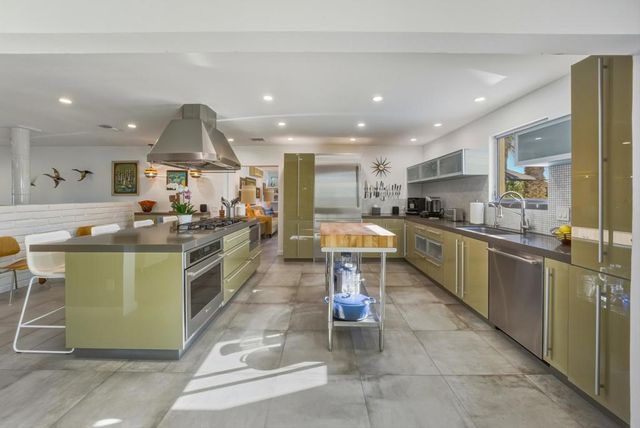 5337 E Lakeside Drive, Palm Springs, CA 92264