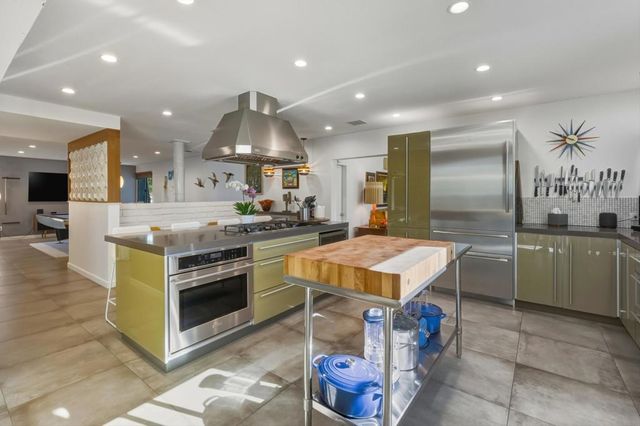 5337 E Lakeside Drive, Palm Springs, CA 92264