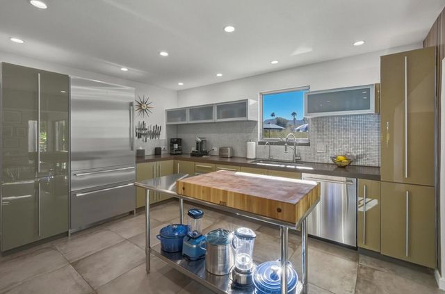 5337 E Lakeside Drive, Palm Springs, CA 92264