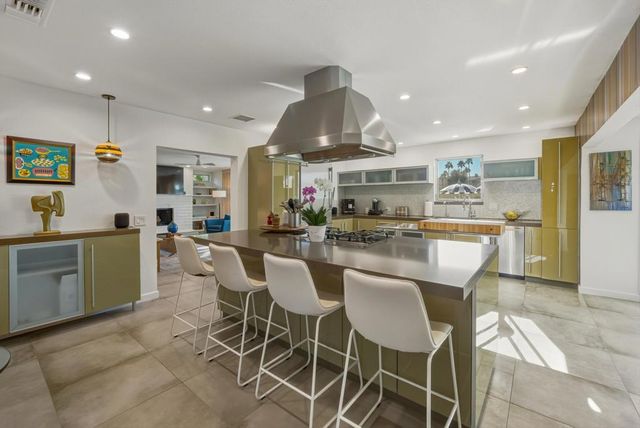 5337 E Lakeside Drive, Palm Springs, CA 92264