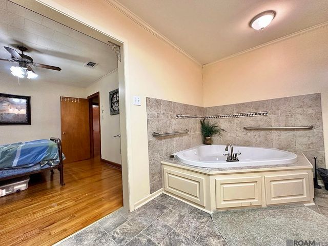 58675 Delacroix Ave, Plaquemine, LA 70764