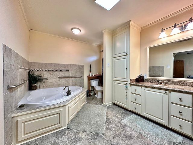 58675 Delacroix Ave, Plaquemine, LA 70764