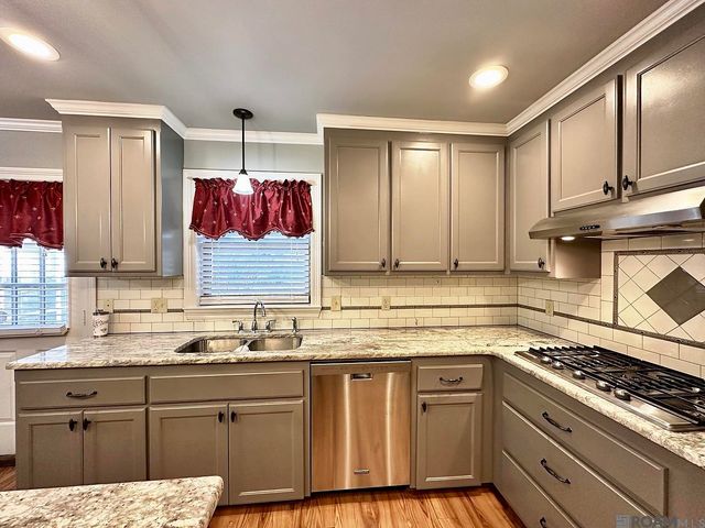 58675 Delacroix Ave, Plaquemine, LA 70764