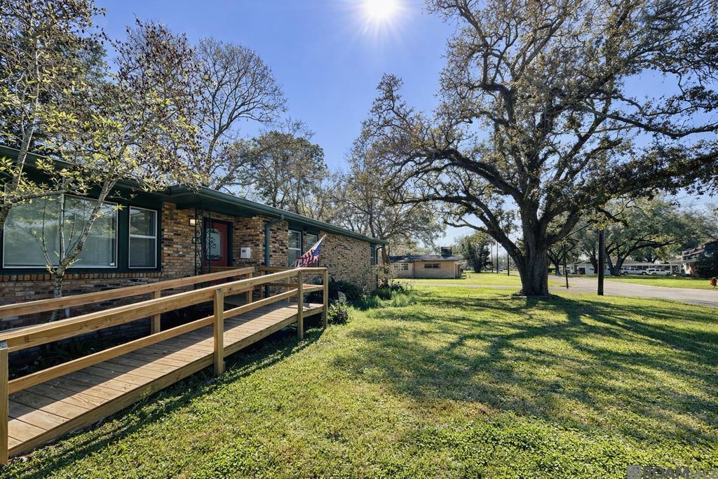 58675 Delacroix Ave, Plaquemine, LA 70764