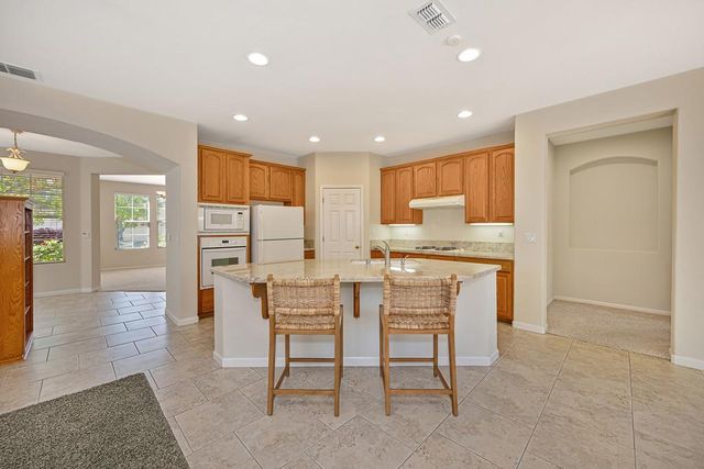 5118 Bessemer Ct, Sacramento, CA 95835