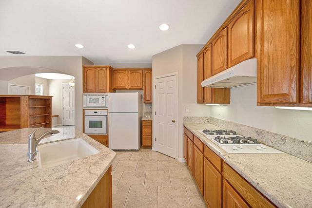 5118 Bessemer Ct, Sacramento, CA 95835