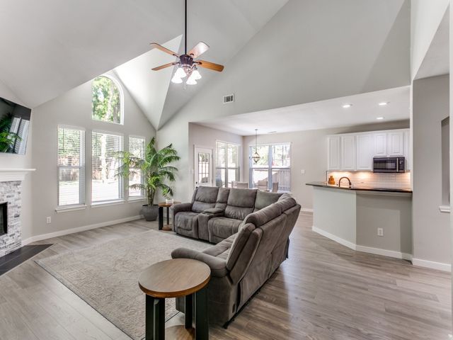 3905 Park Wood Dr Drive, Corinth, TX 76208