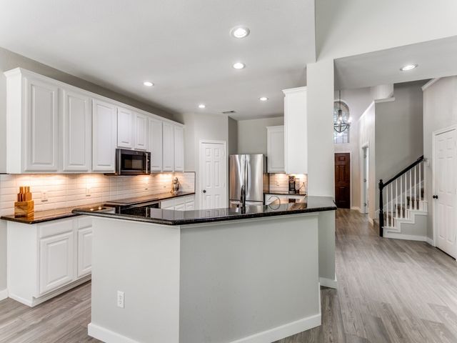 3905 Park Wood Dr Drive, Corinth, TX 76208