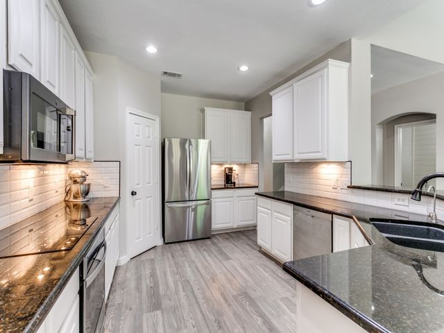 3905 Park Wood Dr Drive, Corinth, TX 76208