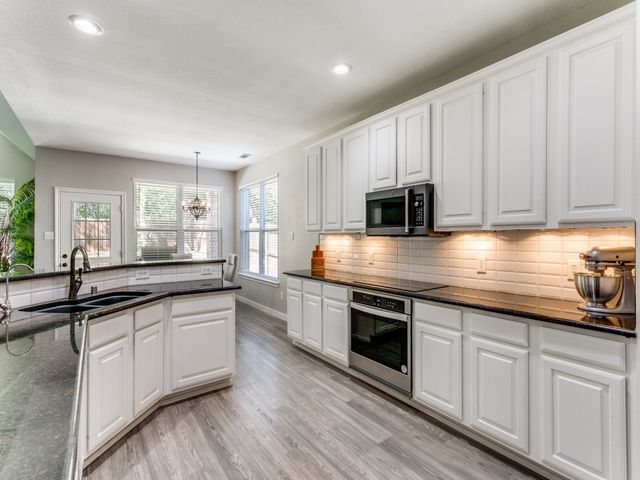 3905 Park Wood Dr Drive, Corinth, TX 76208