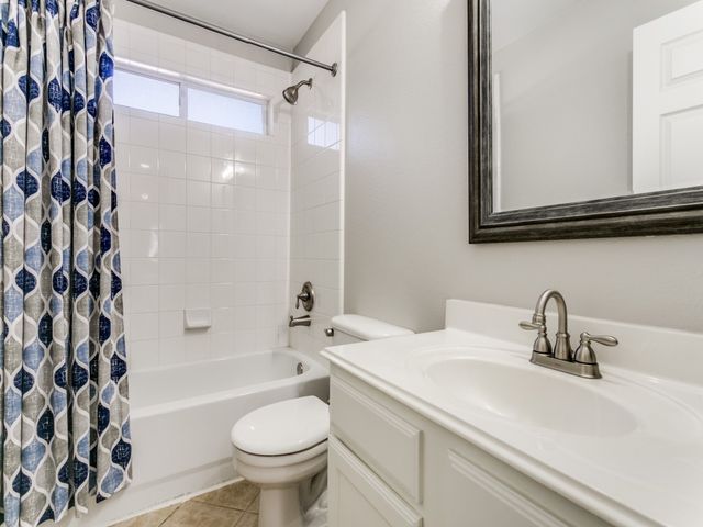 3905 Park Wood Dr Drive, Corinth, TX 76208