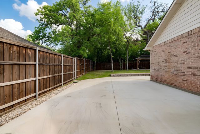 3905 Park Wood Dr Drive, Corinth, TX 76208