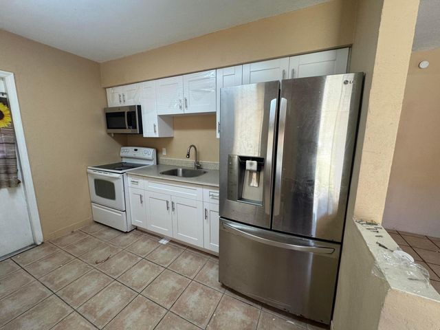 210 SW 2nd Terrace, Dania Beach, FL 33004