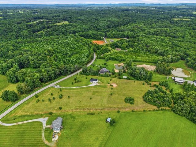 1834 Cummins Mill Rd, Cookeville, TN 38501