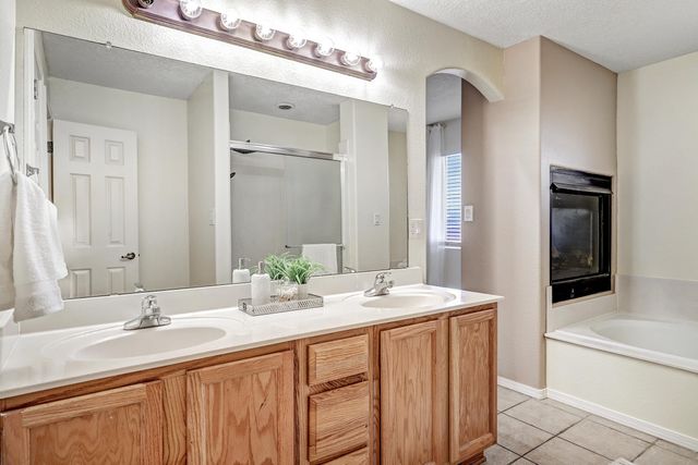 9419 Ashfall Place NW, Albuquerque, NM 87120