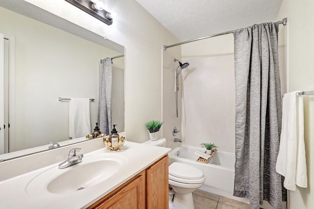 9419 Ashfall Place NW, Albuquerque, NM 87120