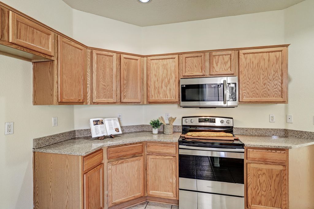 Image 12 of property listing at 9419 Ashfall Place NW, Albuquerque, NM 87120