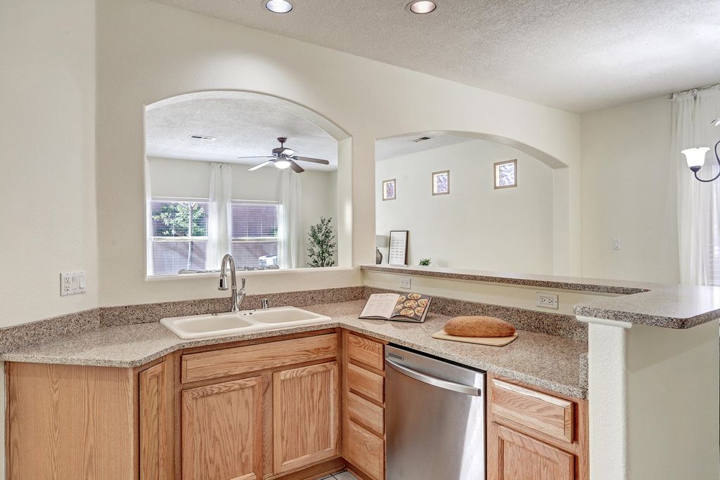 Image 2 of property listing at 9419 Ashfall Place NW, Albuquerque, NM 87120