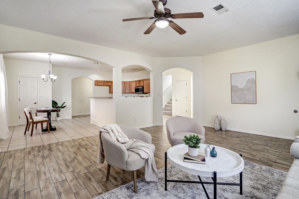 Image 4 of property listing at 9419 Ashfall Place NW, Albuquerque, NM 87120