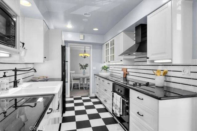 289 S Barrington Avenue A203, Los Angeles, CA 90049