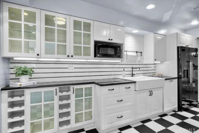 289 S Barrington Avenue A203, Los Angeles, CA 90049