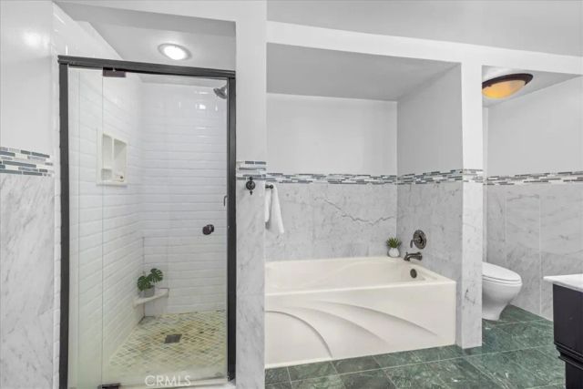 289 S Barrington Avenue A203, Los Angeles, CA 90049