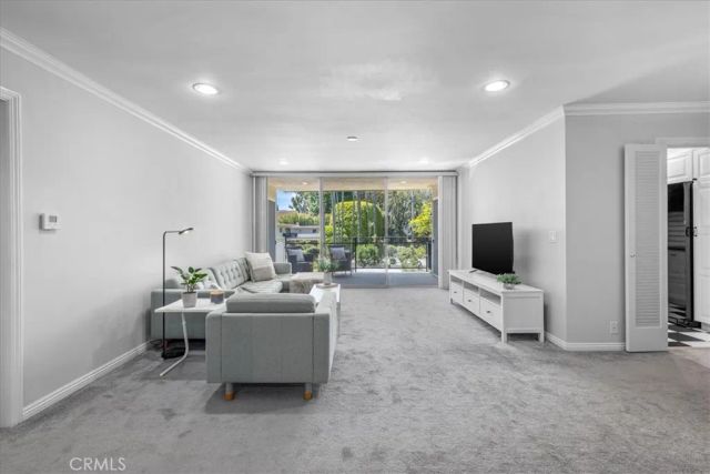 289 S Barrington Avenue A203, Los Angeles, CA 90049