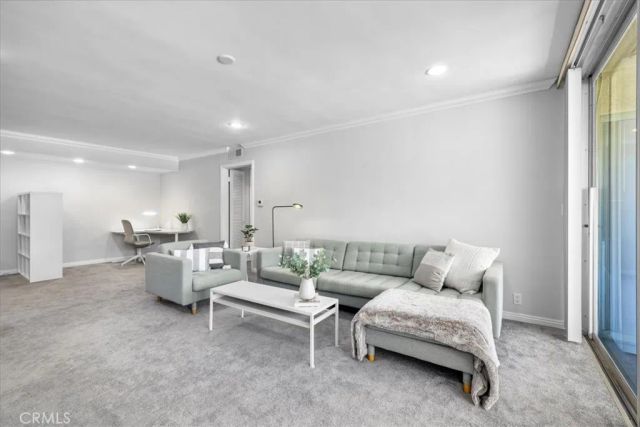 289 S Barrington Avenue A203, Los Angeles, CA 90049