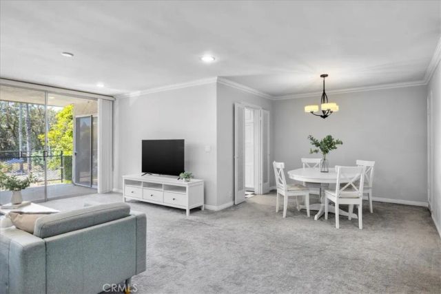 289 S Barrington Avenue A203, Los Angeles, CA 90049