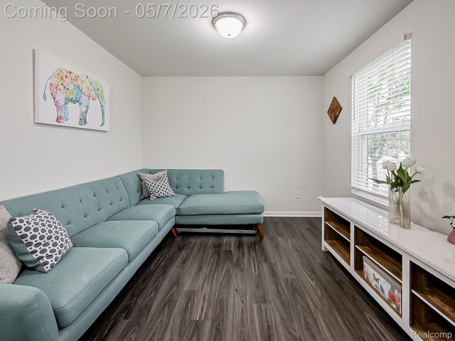 8640 Quincy Drive, Westland, MI 48185