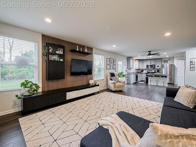 8640 Quincy Drive, Westland, MI 48185