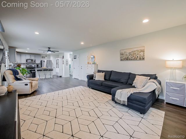 8640 Quincy Drive, Westland, MI 48185