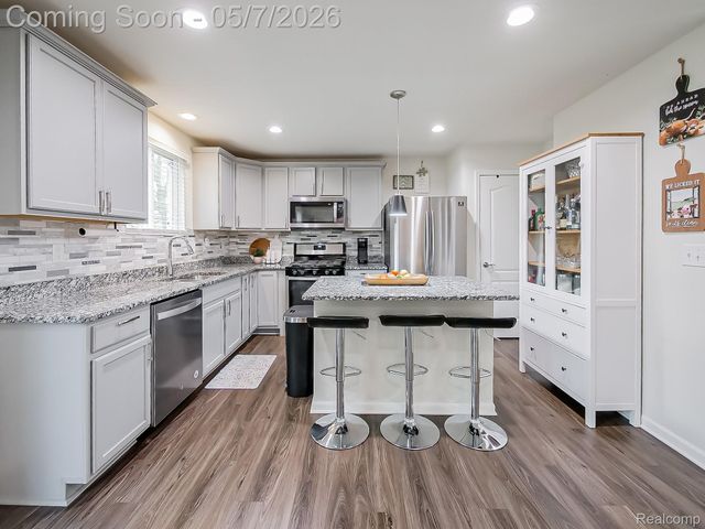 8640 Quincy Drive, Westland, MI 48185