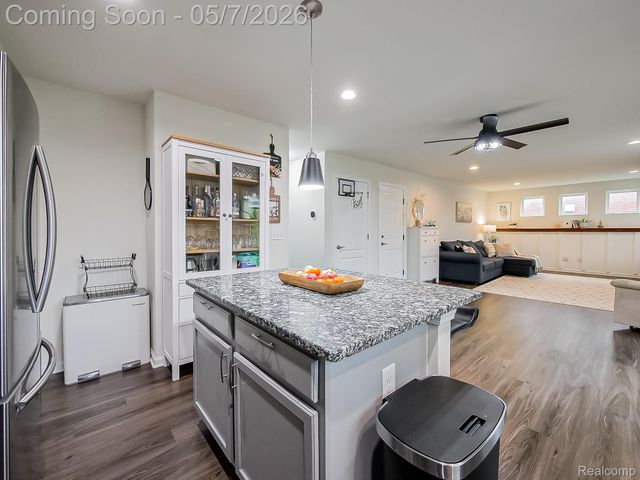 8640 Quincy Drive, Westland, MI 48185