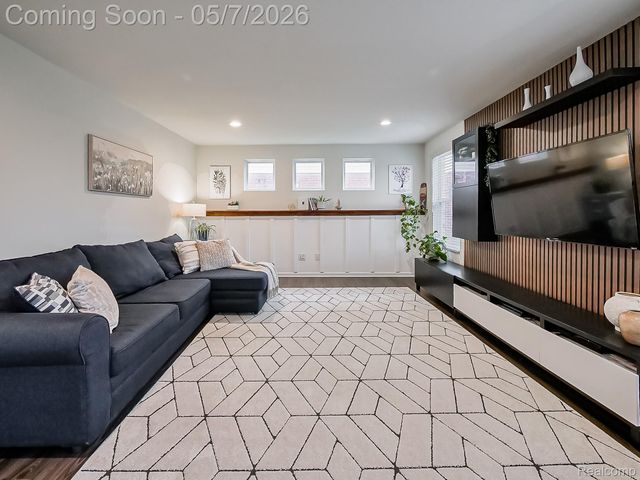 8640 Quincy Drive, Westland, MI 48185