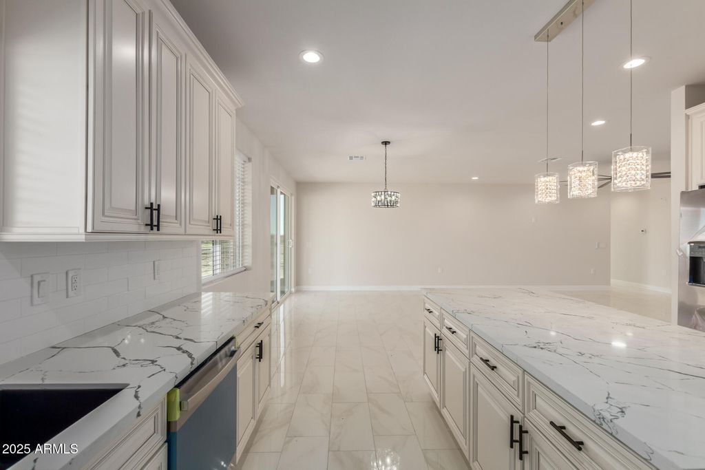 Image 11 of property listing at 5415 S 360TH Avenue, Tonopah, AZ 85354