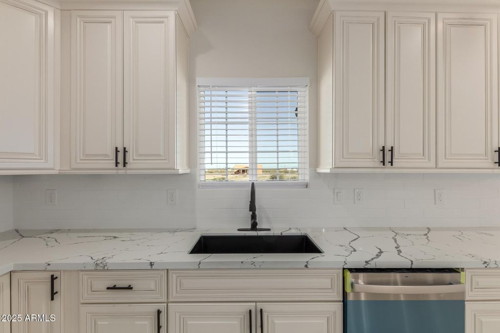 Image 12 of property listing at 5415 S 360TH Avenue, Tonopah, AZ 85354