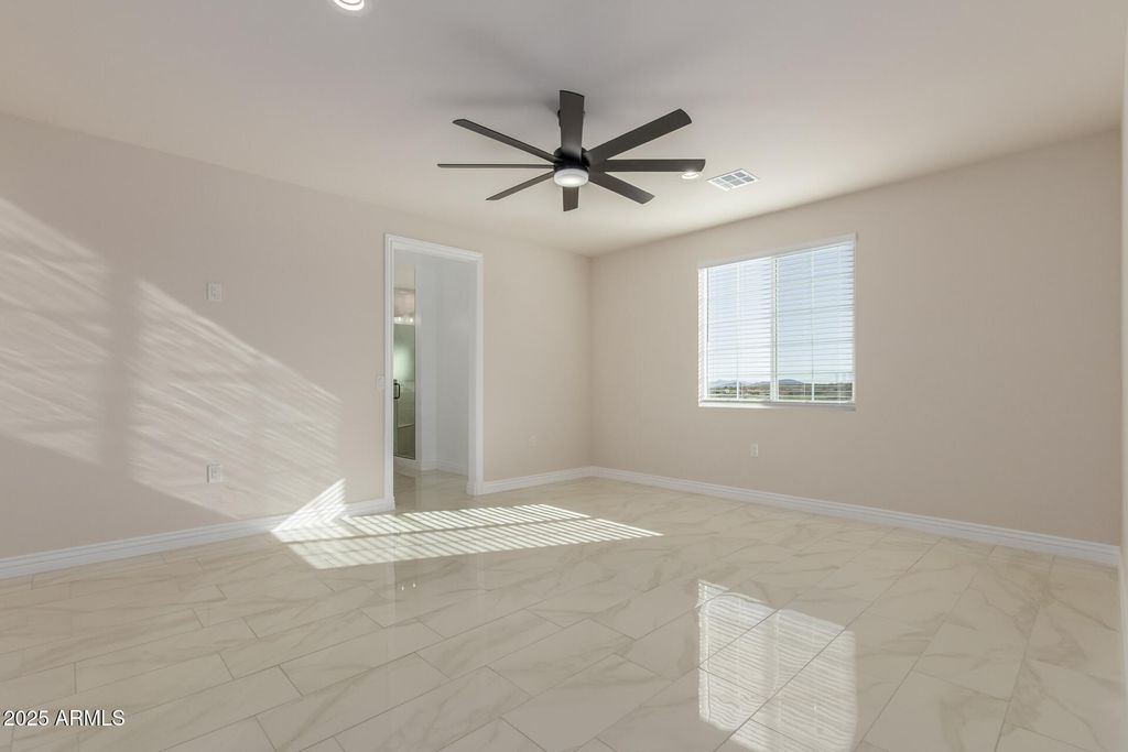 Image 14 of property listing at 5415 S 360TH Avenue, Tonopah, AZ 85354