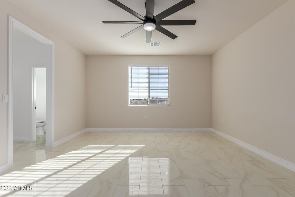 Image 15 of property listing at 5415 S 360TH Avenue, Tonopah, AZ 85354