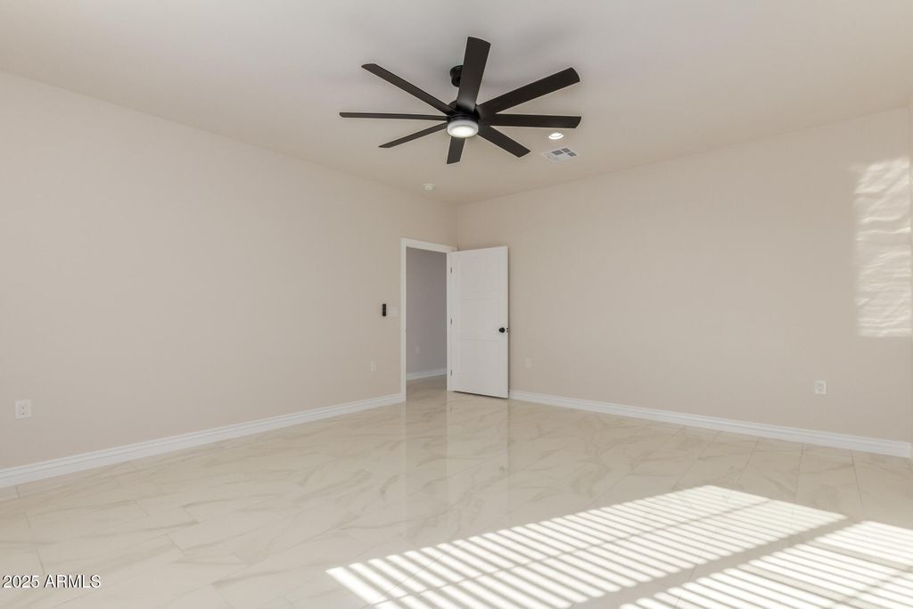 Image 16 of property listing at 5415 S 360TH Avenue, Tonopah, AZ 85354