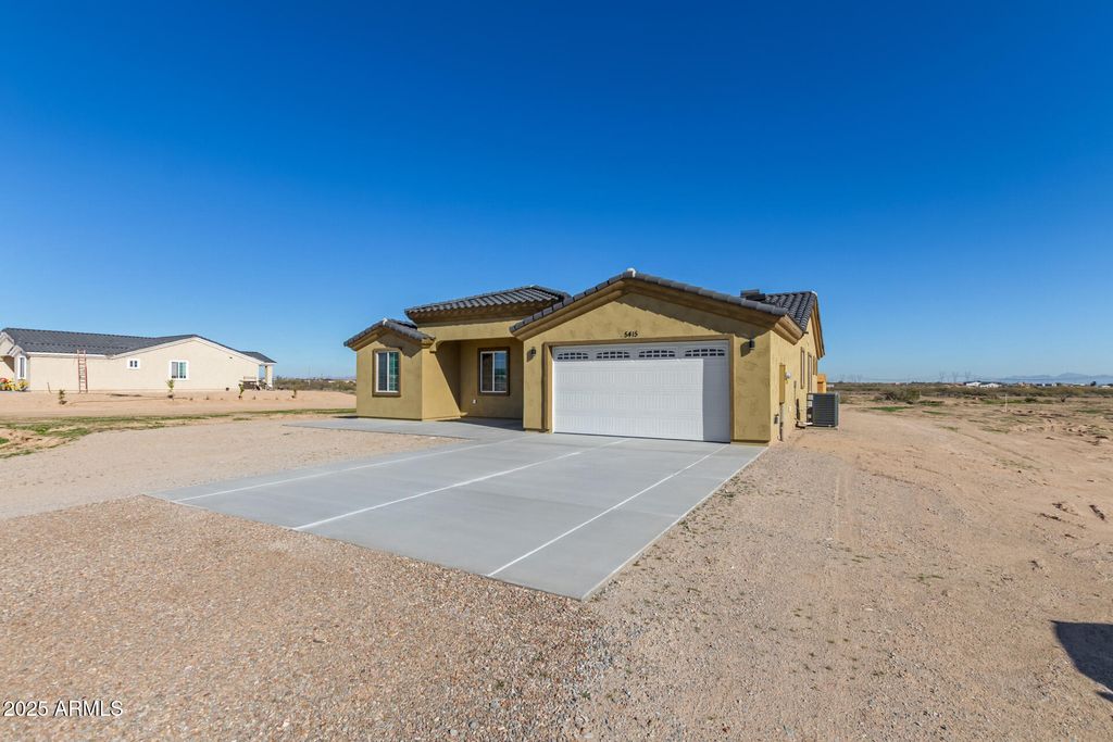 Image 3 of property listing at 5415 S 360TH Avenue, Tonopah, AZ 85354