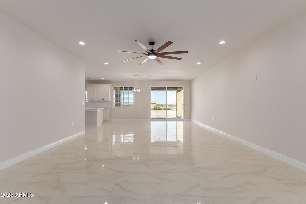 Image 6 of property listing at 5415 S 360TH Avenue, Tonopah, AZ 85354