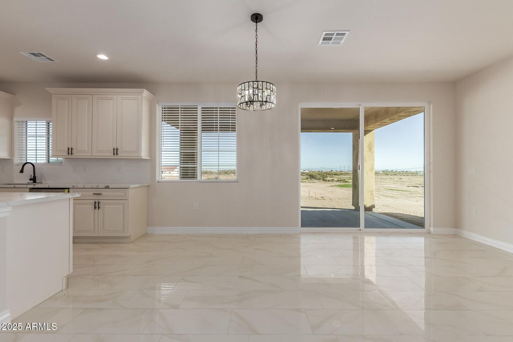 Image 9 of property listing at 5415 S 360TH Avenue, Tonopah, AZ 85354